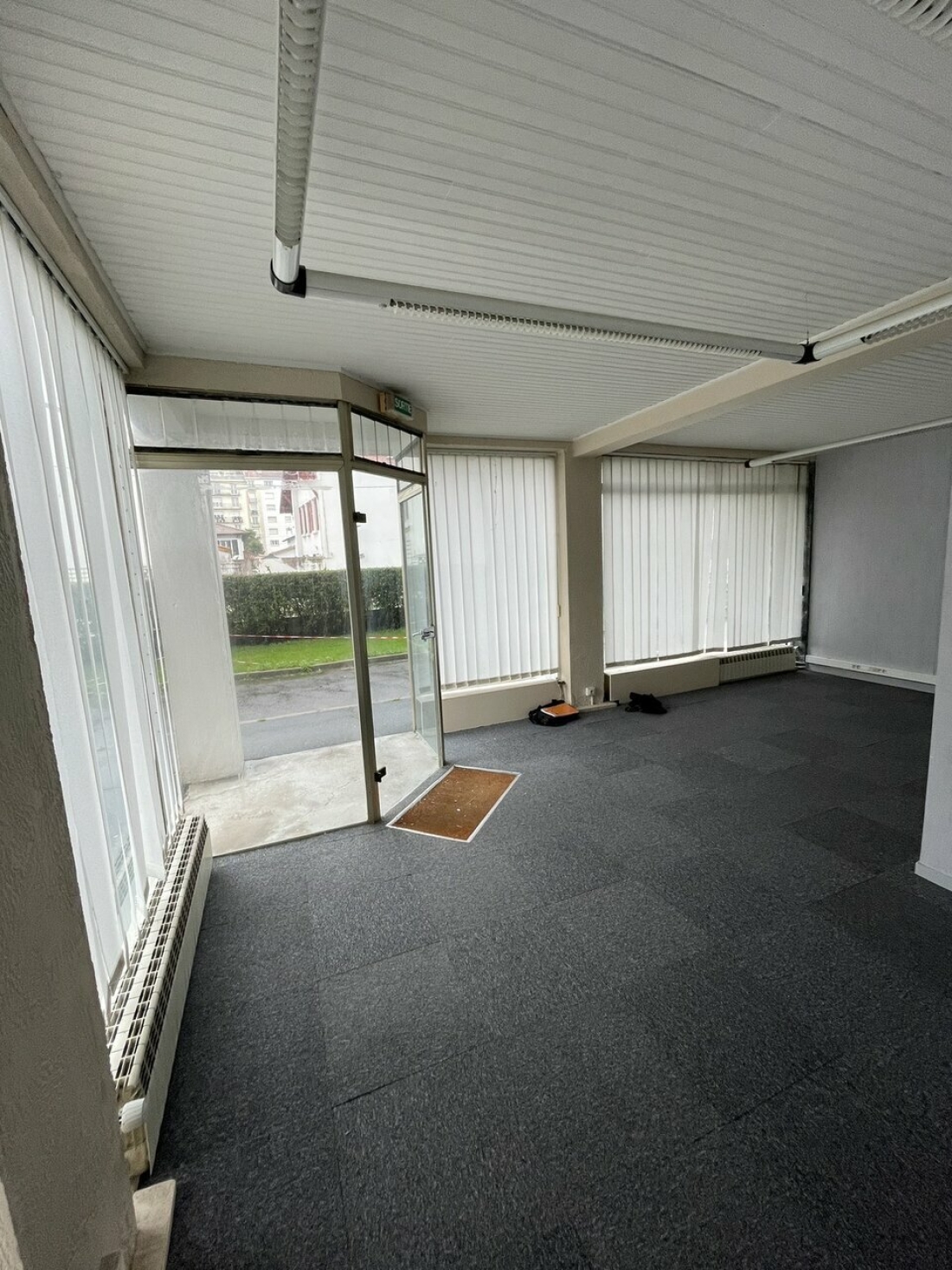 Photo 1 – location Locaux commerciaux	BAYONNE (64100)