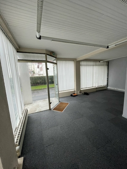 Photo 1 – location Locaux commerciaux	BAYONNE (64100)